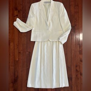 Evan Picone Cream Blazer & Skirt Set Size 10